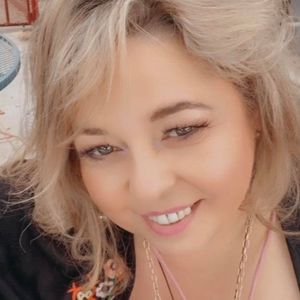 Meet your Posher, Eva